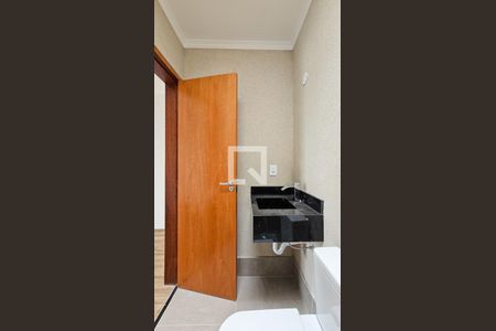 Casa à venda com 160m², 3 quartos e 2 vagasBanheiro