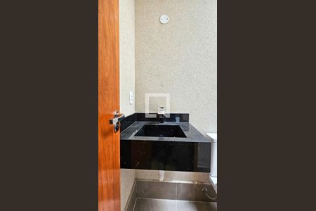 Casa à venda com 160m², 3 quartos e 2 vagasBanheiro da Suite 2