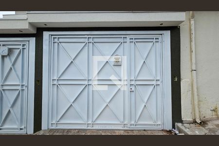 Casa à venda com 160m², 3 quartos e 2 vagasFachada