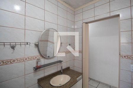 Casa à venda com 214m², 3 quartos e 3 vagasBanheiro 1