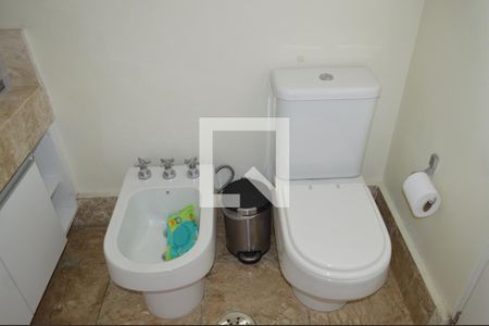 Casa à venda com 140m², 3 quartos e 3 vagasBanheiro da Suíte