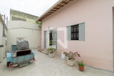 Casa à venda com 220m², 3 quartos e 6 vagasFachada