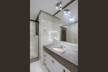 Apartamento à venda com 100m², 2 quartos e 1 vaga Apartamento à venda com 100m², 2 quartos e 1 vagaBanheiro Quarto 1 suíte