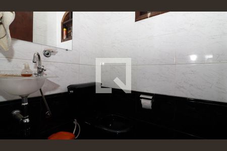 Casa à venda com 140m², 2 quartos e 2 vagas Casa à venda com 140m², 2 quartos e 2 vagasLavabo