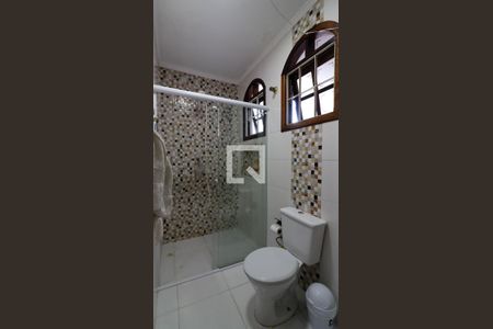 Casa à venda com 140m², 2 quartos e 2 vagas Casa à venda com 140m², 2 quartos e 2 vagasBanheiro