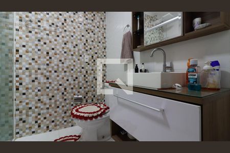 Casa à venda com 140m², 2 quartos e 2 vagas Casa à venda com 140m², 2 quartos e 2 vagasBanheiro da Suíte