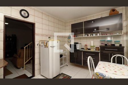 Casa à venda com 140m², 2 quartos e 2 vagas Casa à venda com 140m², 2 quartos e 2 vagasCozinha