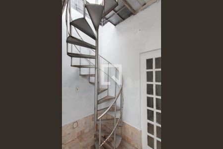 Apartamento para alugar com 207m², 3 quartos e 1 vagaEscada