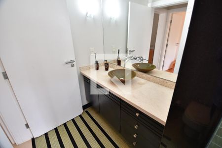 Casa de condomínio à venda com 700m², 5 quartos e 2 vagasBanheiro