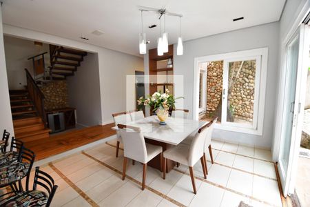 Casa de condomínio à venda com 700m², 5 quartos e 2 vagasSala