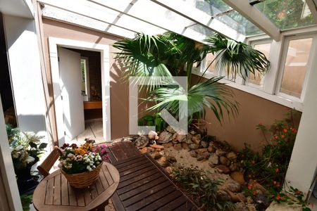 Casa de condomínio à venda com 700m², 5 quartos e 2 vagasVaranda