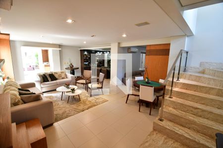 Casa de condomínio à venda com 700m², 5 quartos e 2 vagasSala 1