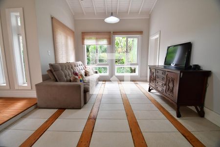 Casa de condomínio à venda com 700m², 5 quartos e 2 vagasSala