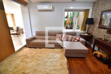 Casa de condomínio à venda com 700m², 5 quartos e 2 vagasSala TV