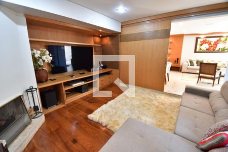 Casa de condomínio à venda com 700m², 5 quartos e 2 vagasSala TV