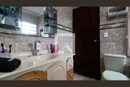 Casa à venda com 393m², 4 quartos e 5 vagasBanheiro da Suíte 1