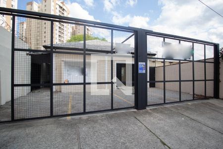 Casa para alugar com 270m², 2 quartos e 2 vagas Casa para alugar com 270m², 2 quartos e 2 vagasFachada