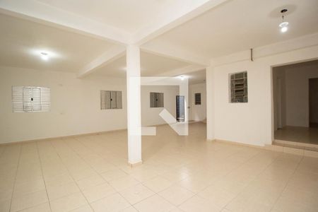 Casa para alugar com 270m², 2 quartos e 2 vagas Casa para alugar com 270m², 2 quartos e 2 vagasSalão