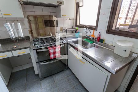 Apartamento à venda com 140m², 4 quartos e 2 vagas Apartamento à venda com 140m², 4 quartos e 2 vagasCozinha