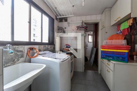 Apartamento à venda com 140m², 4 quartos e 2 vagas Apartamento à venda com 140m², 4 quartos e 2 vagasLavanderia