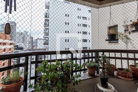 Apartamento à venda com 140m², 4 quartos e 2 vagas Apartamento à venda com 140m², 4 quartos e 2 vagasVaranda
