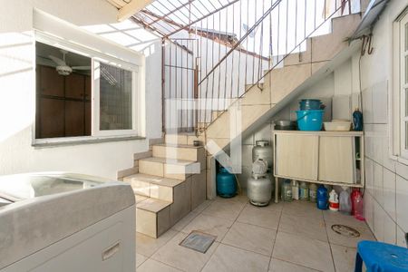 Casa à venda com 180m², 2 quartos e 3 vagas Casa à venda com 180m², 2 quartos e 3 vagasLavanderia