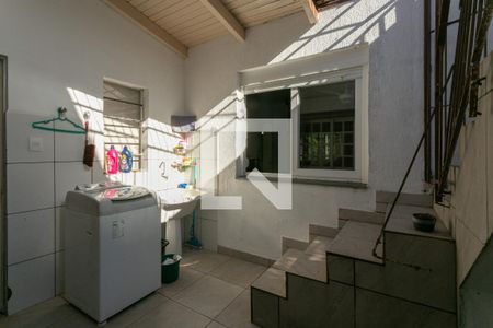 Casa à venda com 180m², 2 quartos e 3 vagas Casa à venda com 180m², 2 quartos e 3 vagasLavanderia