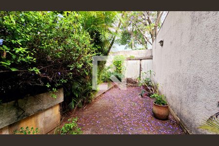 Casa à venda com 780m², 5 quartos e 3 vagas Casa à venda com 780m², 5 quartos e 3 vagasQuintal