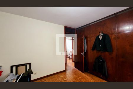 Casa à venda com 780m², 5 quartos e 3 vagas Casa à venda com 780m², 5 quartos e 3 vagasQuarto 1