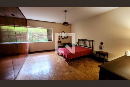 Casa à venda com 780m², 5 quartos e 3 vagas Casa à venda com 780m², 5 quartos e 3 vagasQuarto 2 - Suíte