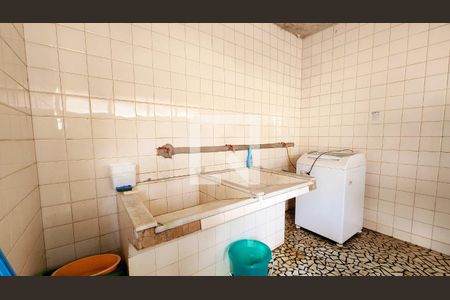 Casa à venda com 780m², 5 quartos e 3 vagas Casa à venda com 780m², 5 quartos e 3 vagasLavanderia