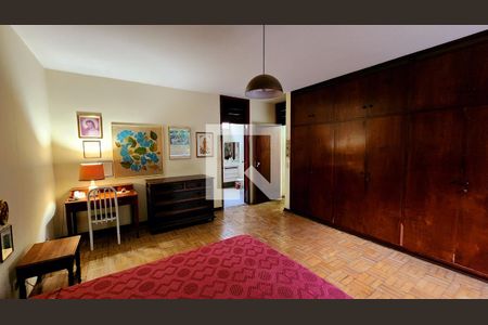 Casa à venda com 780m², 5 quartos e 3 vagas Casa à venda com 780m², 5 quartos e 3 vagasQuarto 2 - Suíte