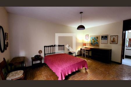 Casa à venda com 780m², 5 quartos e 3 vagas Casa à venda com 780m², 5 quartos e 3 vagasQuarto 2 - Suíte