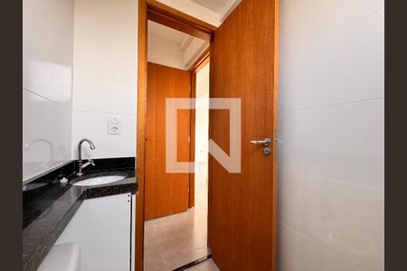 Apartamento para alugar com 60m², 2 quartos e 1 vaga Apartamento para alugar com 60m², 2 quartos e 1 vagaBanheiro da Suíte