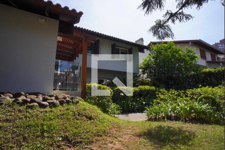 Casa à venda com 500m², 3 quartos e 4 vagasFachada