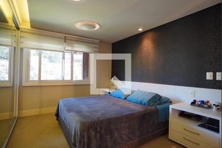 Casa à venda com 500m², 3 quartos e 4 vagasSuíte 1 - Segundo Andar