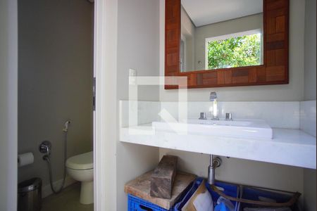 Casa à venda com 500m², 3 quartos e 4 vagasQuintal Fundos - Banheiro