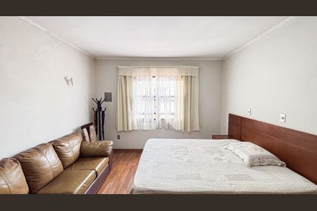 Casa à venda com 250m², 3 quartos e 6 vagasSuite