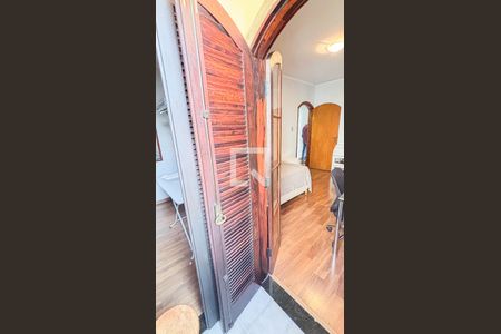 Casa à venda com 250m², 3 quartos e 6 vagasQuarto 1Varanda