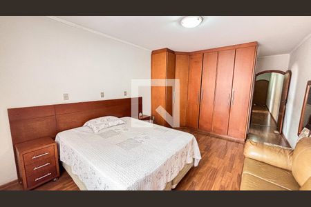 Casa à venda com 250m², 3 quartos e 6 vagasSuite
