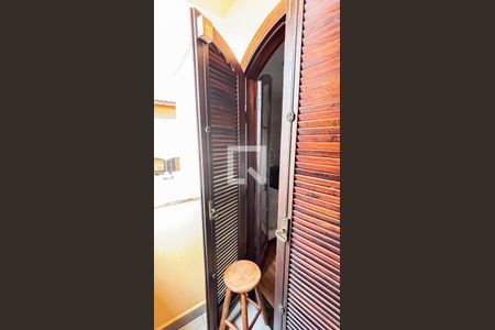 Casa à venda com 250m², 3 quartos e 6 vagasQuarto 1Varanda