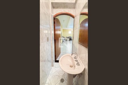 Casa à venda com 250m², 3 quartos e 6 vagasGaragem - Banheiro