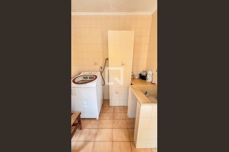 Casa à venda com 250m², 3 quartos e 6 vagasÁrea de Serviço