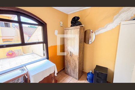 Casa à venda com 250m², 3 quartos e 6 vagasQuarto Área de Serviço