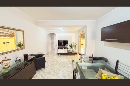 Casa à venda com 250m², 3 quartos e 6 vagasCopa