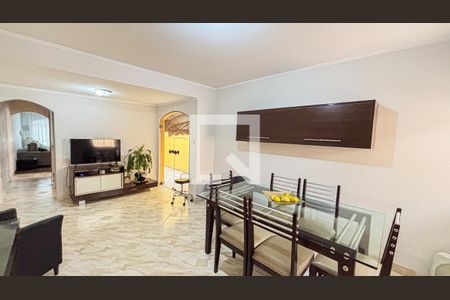 Casa à venda com 250m², 3 quartos e 6 vagasCopa