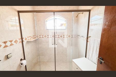 Casa à venda com 250m², 3 quartos e 6 vagasBanheiro 2