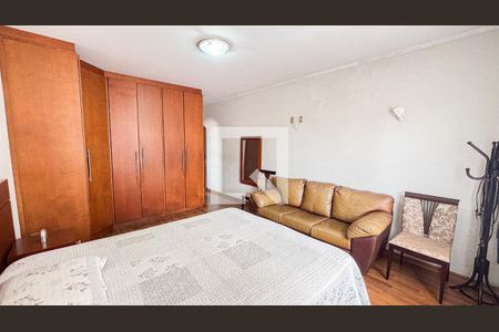 Casa à venda com 250m², 3 quartos e 6 vagasSuite