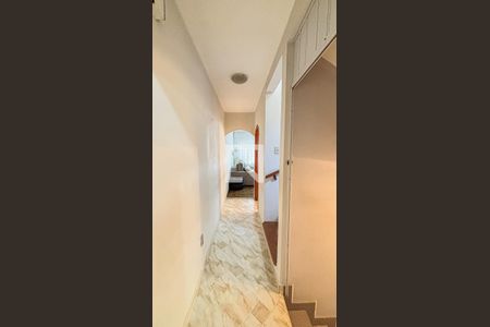 Corredor de casa à venda com 3 quartos, 250m² em Campestre, Santo André