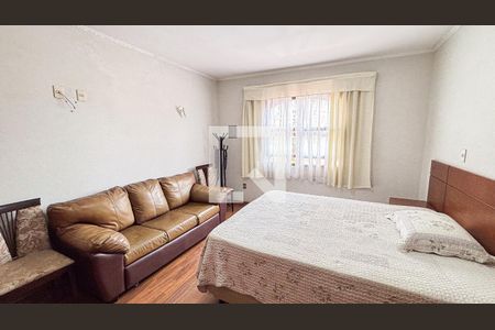 Casa à venda com 250m², 3 quartos e 6 vagasSuite